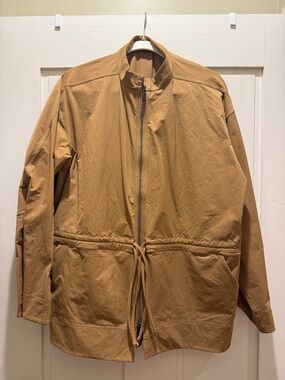 lululemon athletica Women’s Tan Drawstring Zip Shirt Jacket